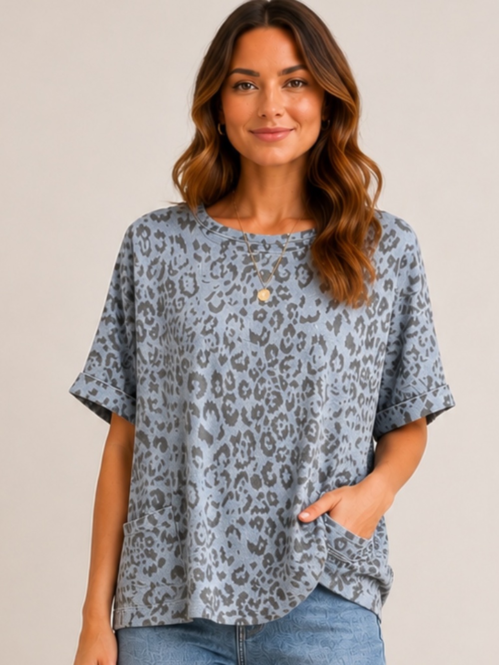 NWOT Red Coral- Blue Gray Leopard Print Short Sleeve Light Knit Top - SzSM